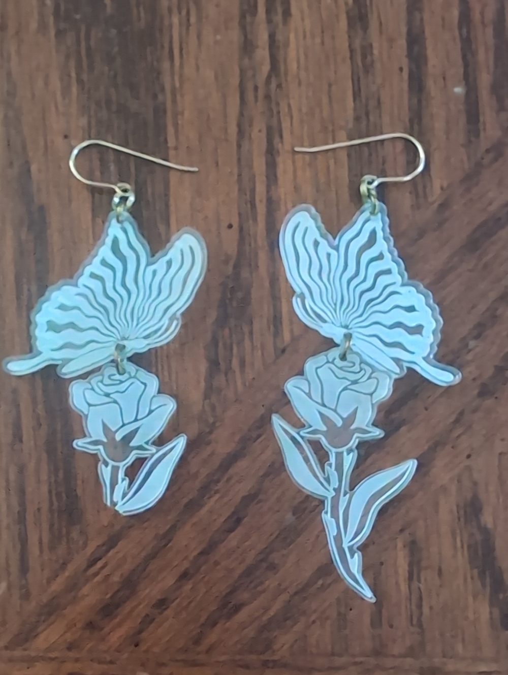 While Odin Sleeps Butterfly rose earrings